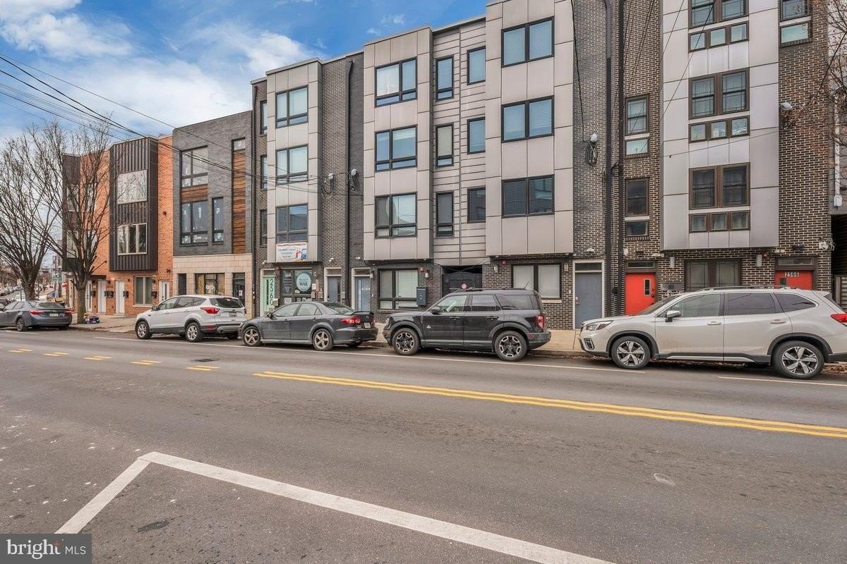 2562 Frankford Ave Fl 2 #2 - Photo 4 of 23