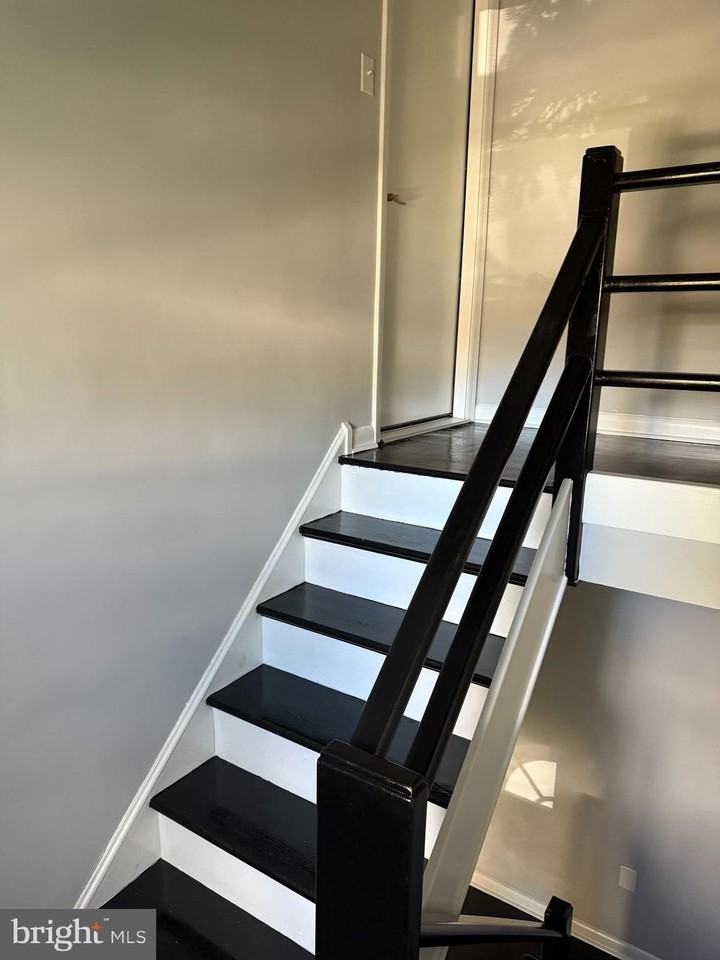 928 E Durard St Fl 2 #FL2 - Photo 3 of 8