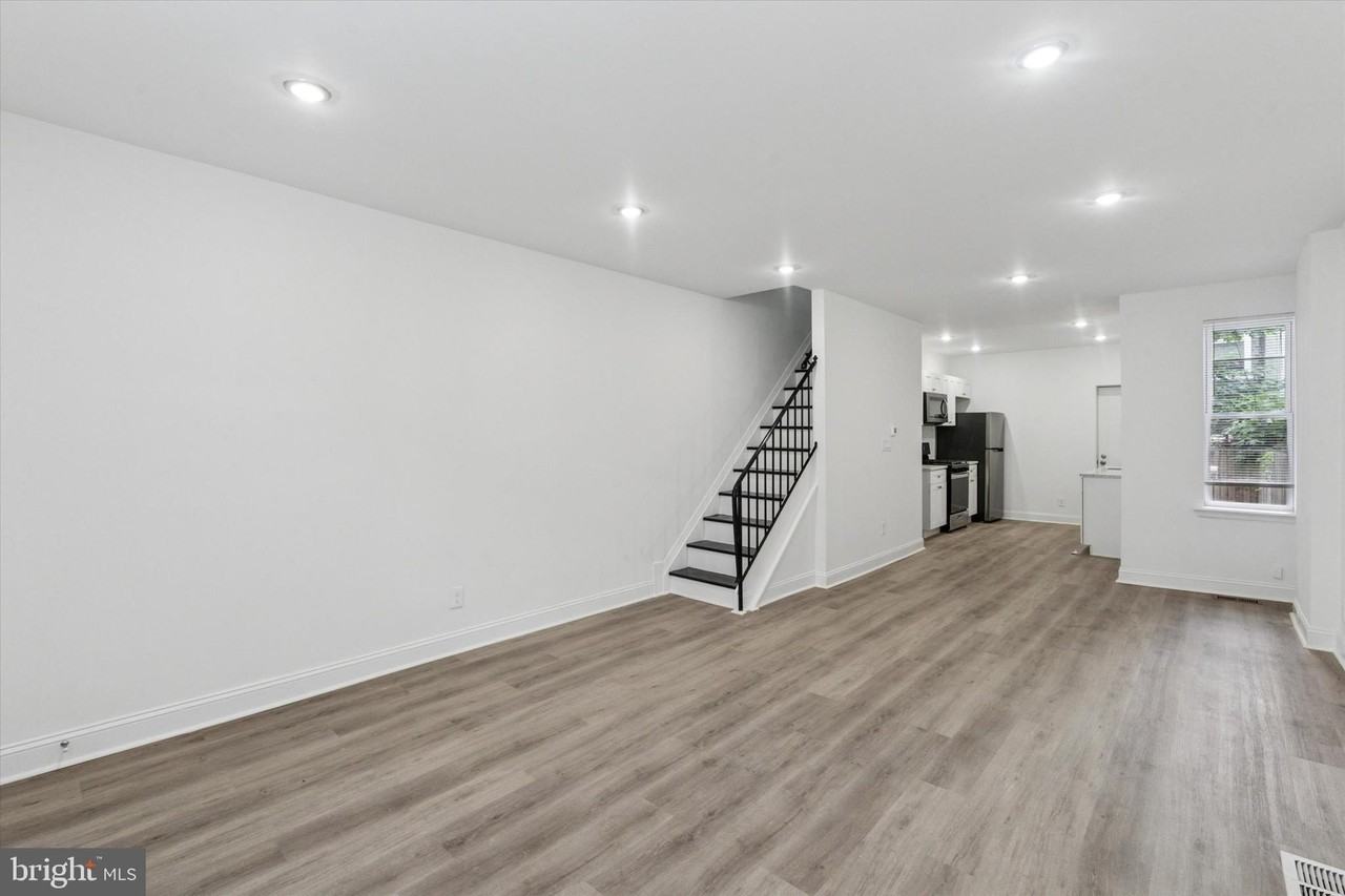 1761 N Newkirk St - Photo 4 of 17