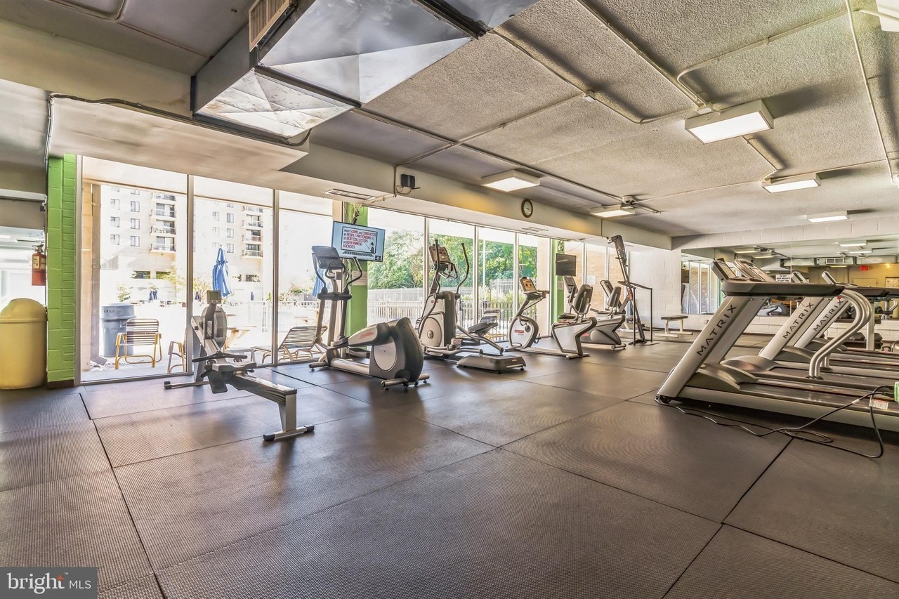 4600 S Four Mile Run Dr - Photo 3 of 38