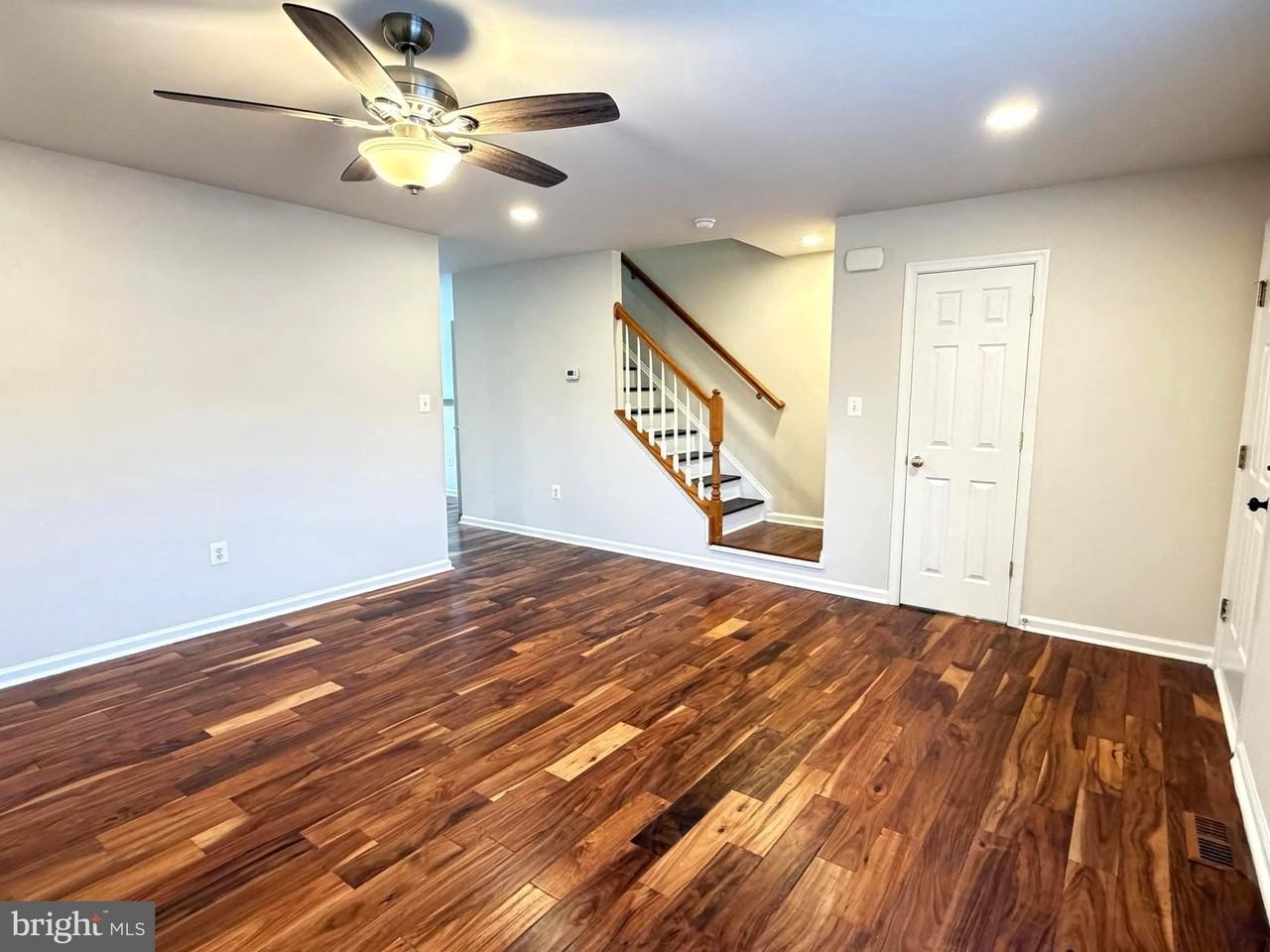 211 Eastside Ln - Photo 3 of 22