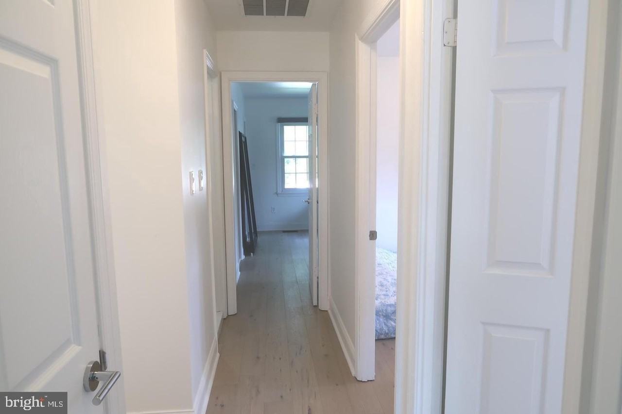 9530 Ashbourn Dr - Photo 7 of 33