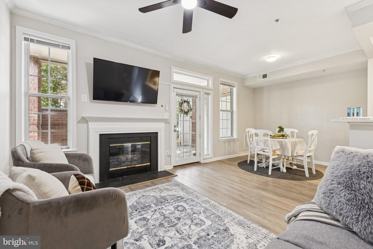 1361 Garden Wall Cir Unit 701 #701 - Photo 3 of 15