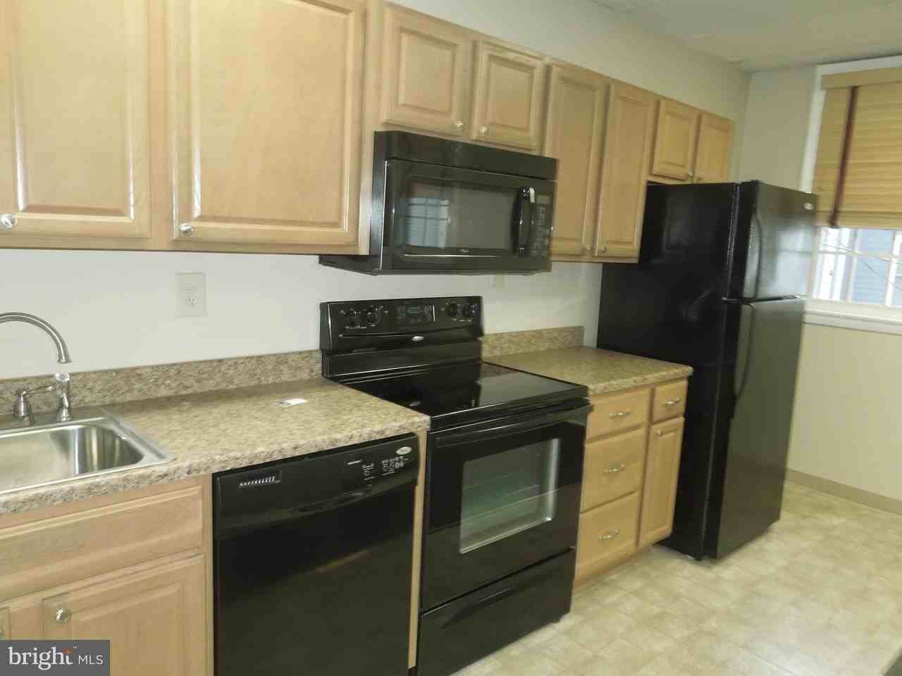 110 E Market St Unit 3 #3 - Photo 2 of 5