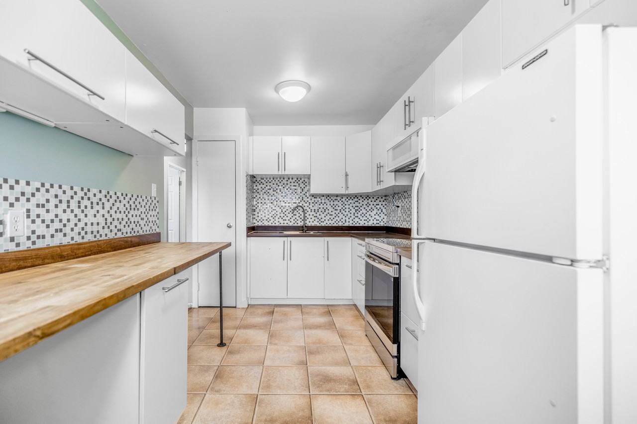 665 David Street - Photo 5 of 25