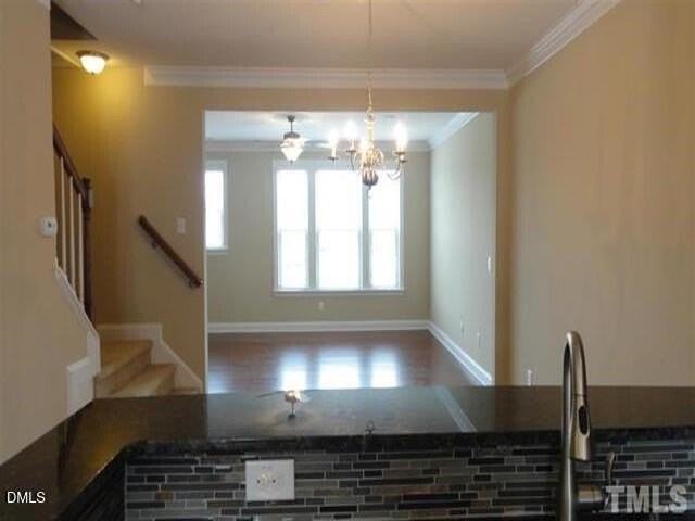 1404 Providence Green Ln - Photo 5 of 9