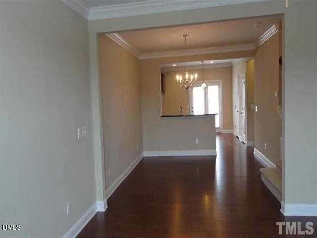 1404 Providence Green Ln - Photo 6 of 9