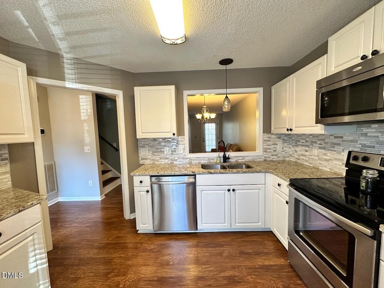 7020 Epping Forest Dr - Photo 5 of 24