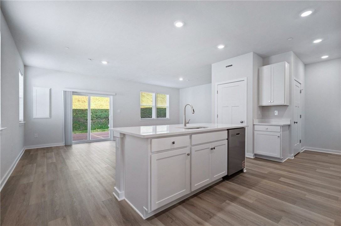 131 Scotland Ln - Photo 5 of 29