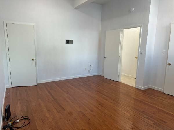 399 Templeton Ave - Photo 4 of 9