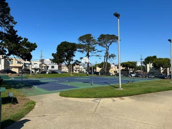 399 Templeton Ave - Photo 7 of 9