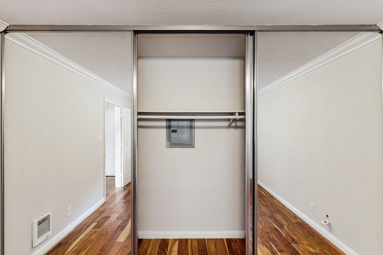 646 Corbett Avenue #603 - Photo 4 of 25