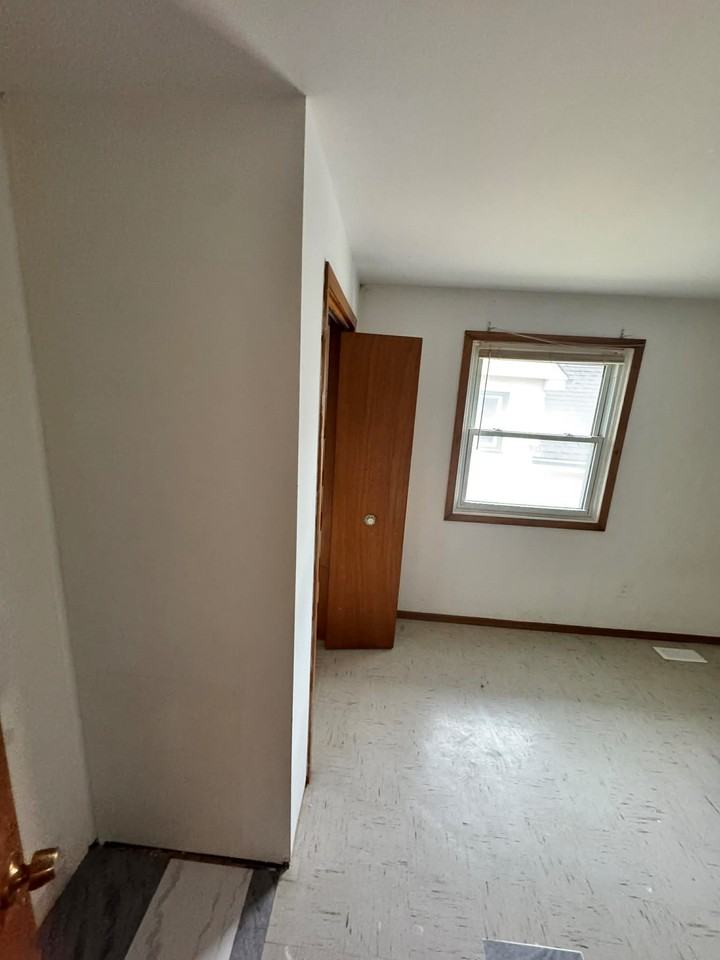 54 Hydro Street #Main - Photo 5 of 10