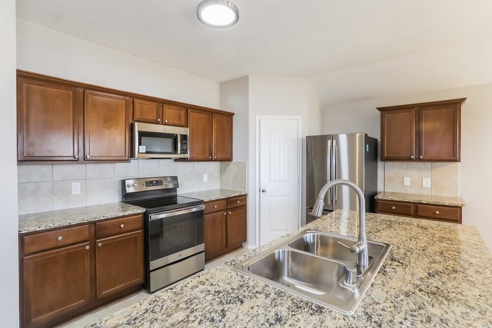 806 Platinum Dr - Photo 7 of 19