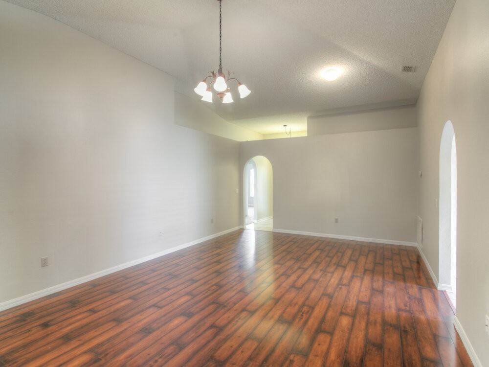 762 Welch Hill Cir - Photo 3 of 15