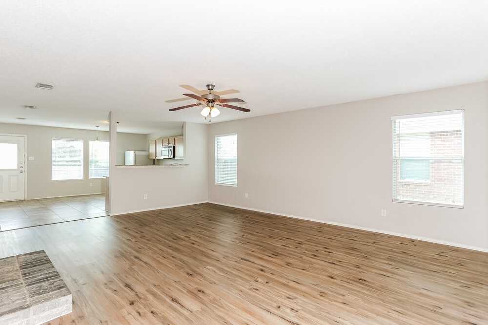 5717 Glenshee Dr - Photo 6 of 19