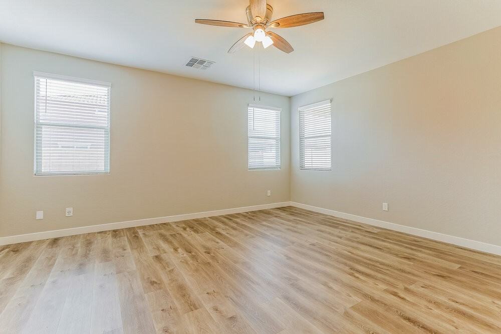 289 W Tamarack Dr - Photo 6 of 16