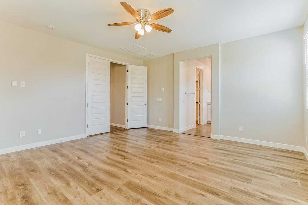 289 W Tamarack Dr - Photo 7 of 16