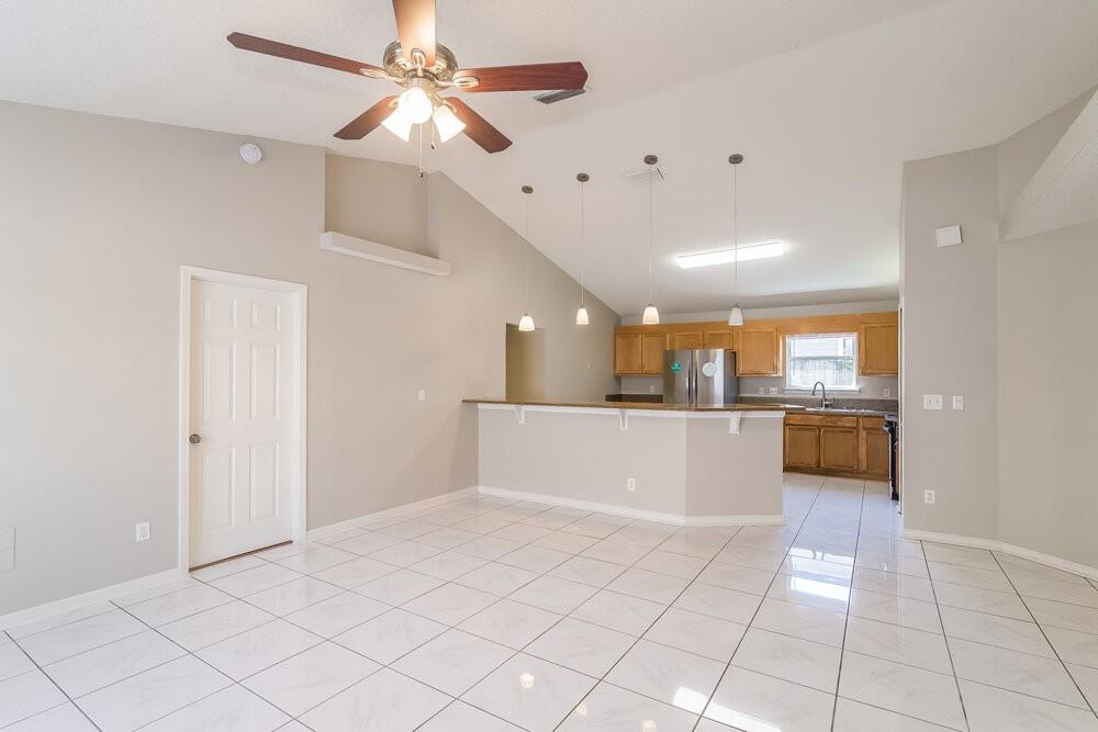 2011 Cardiff Ln - Photo 2 of 14