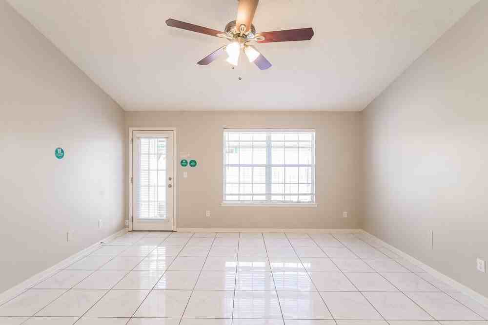 2011 Cardiff Ln - Photo 4 of 14