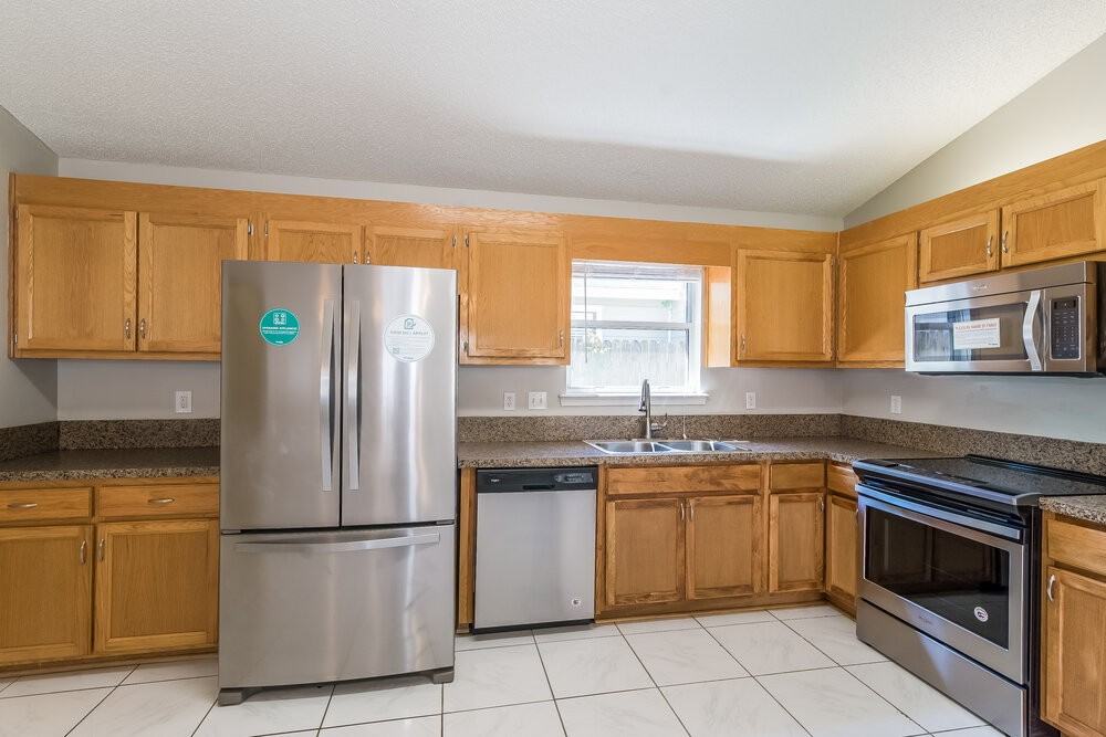 2011 Cardiff Ln - Photo 7 of 14