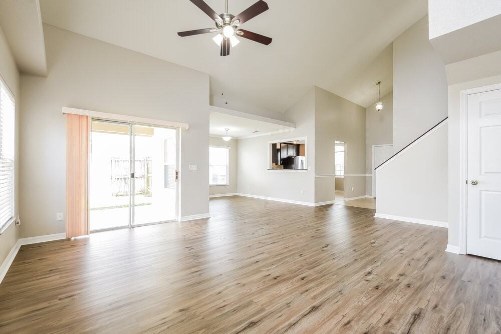 10051 Sandbar St - Photo 5 of 17