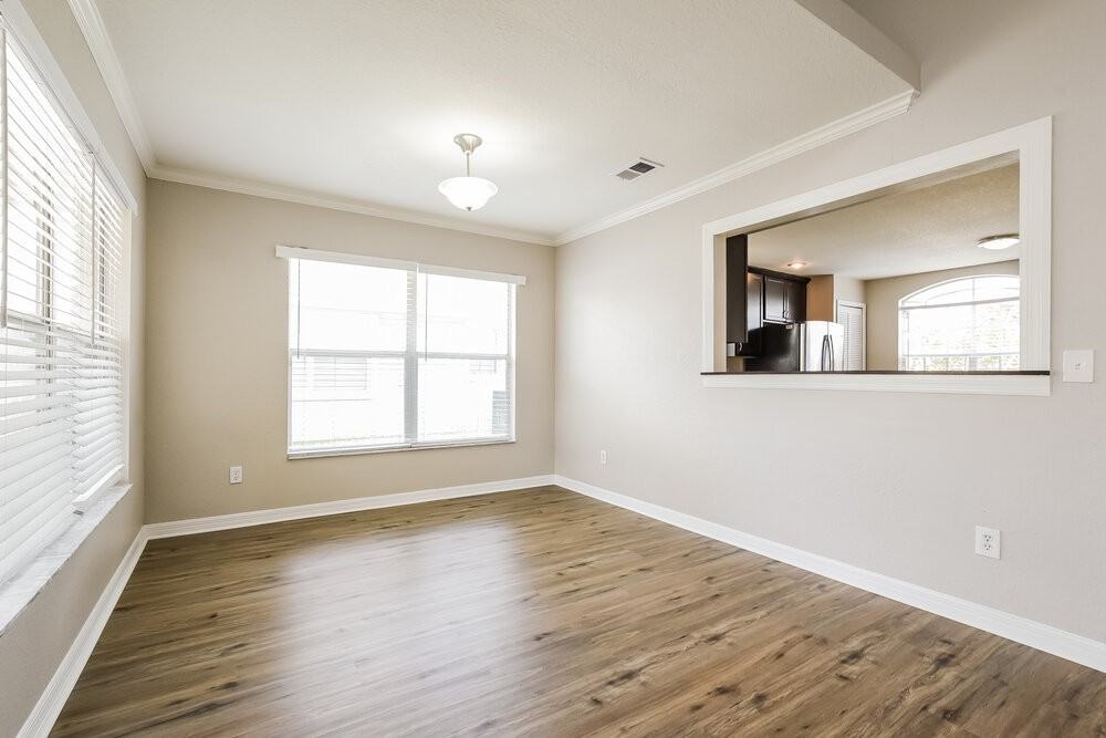 10051 Sandbar St - Photo 7 of 17