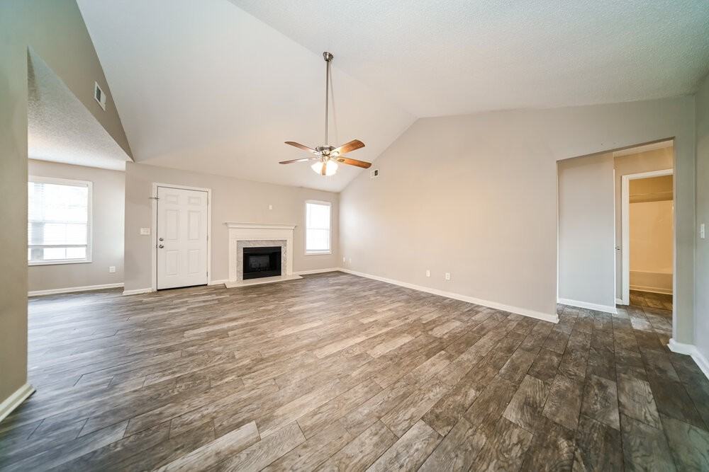 303 Vineyard Ridge Ln - Photo 4 of 17