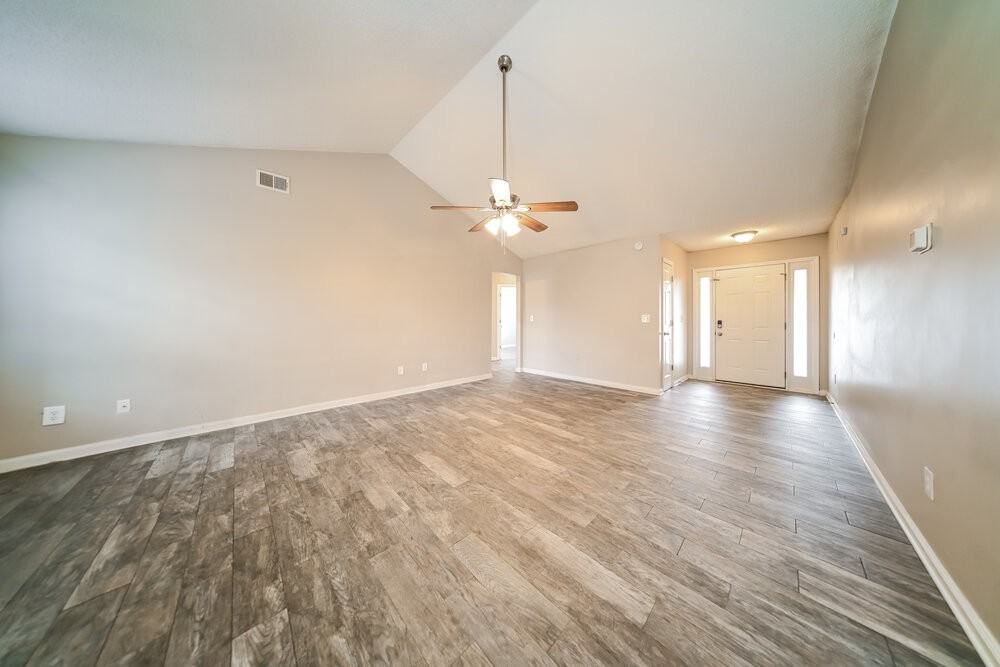 303 Vineyard Ridge Ln - Photo 5 of 17