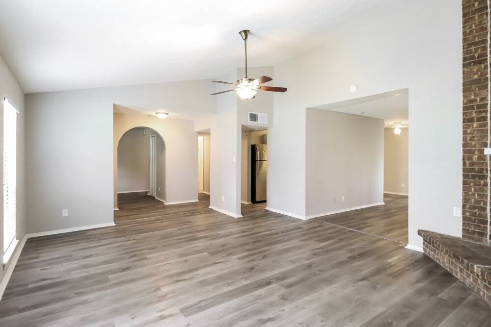 1702 Clark Trl - Photo 4 of 15