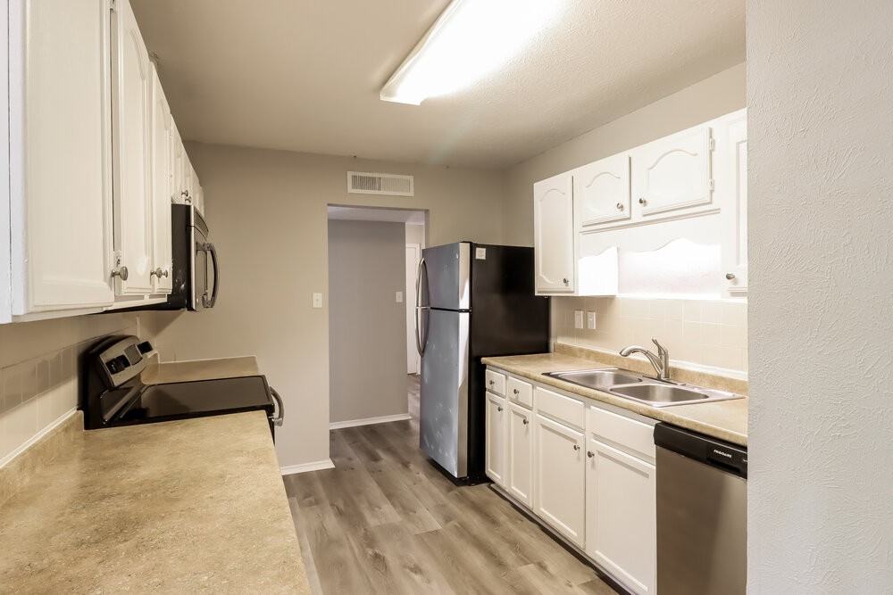 1702 Clark Trl - Photo 7 of 15