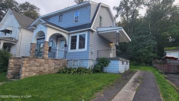 featured image of 138 Sand St #1