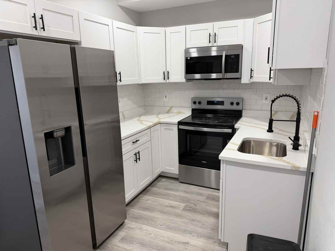 2001 Boone Street - BB - AVAILABLE SB $500 - Photo 2 of 10