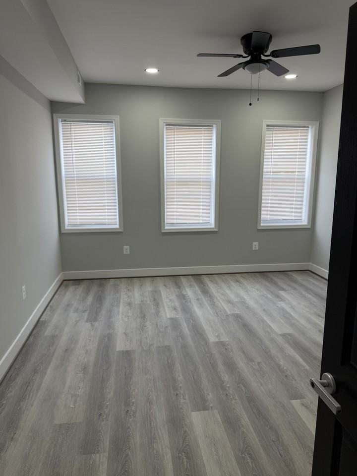 2001 Boone Street - BB - AVAILABLE SB $500 - Photo 5 of 10