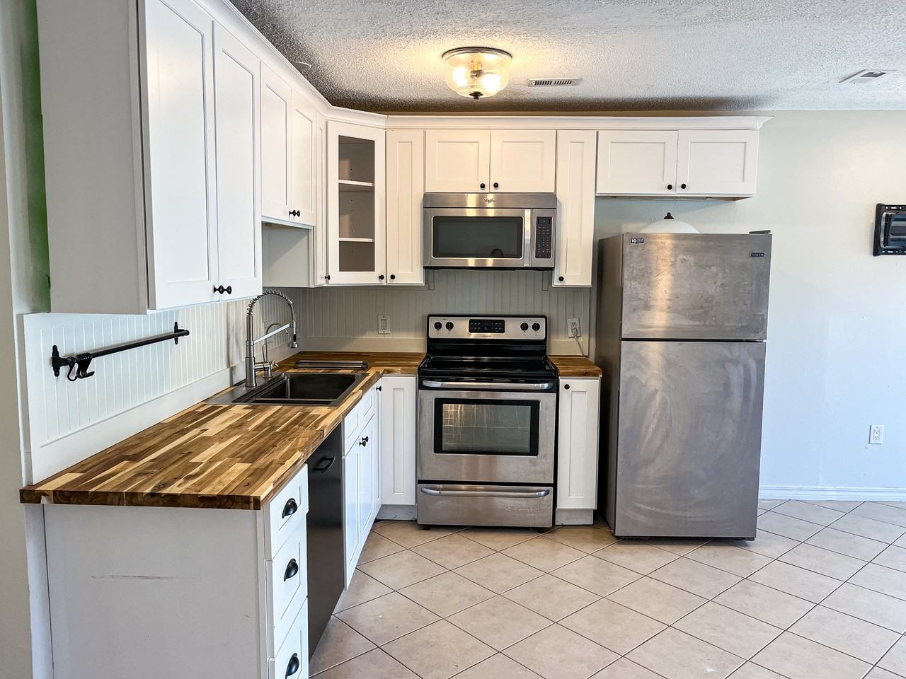 637 Virginia Oak Ct #1 - Photo 2 of 32