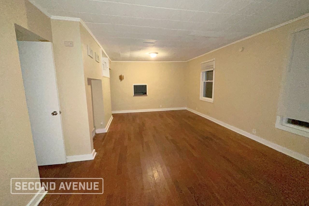 208 S Thomas Ave - Photo 3 of 14