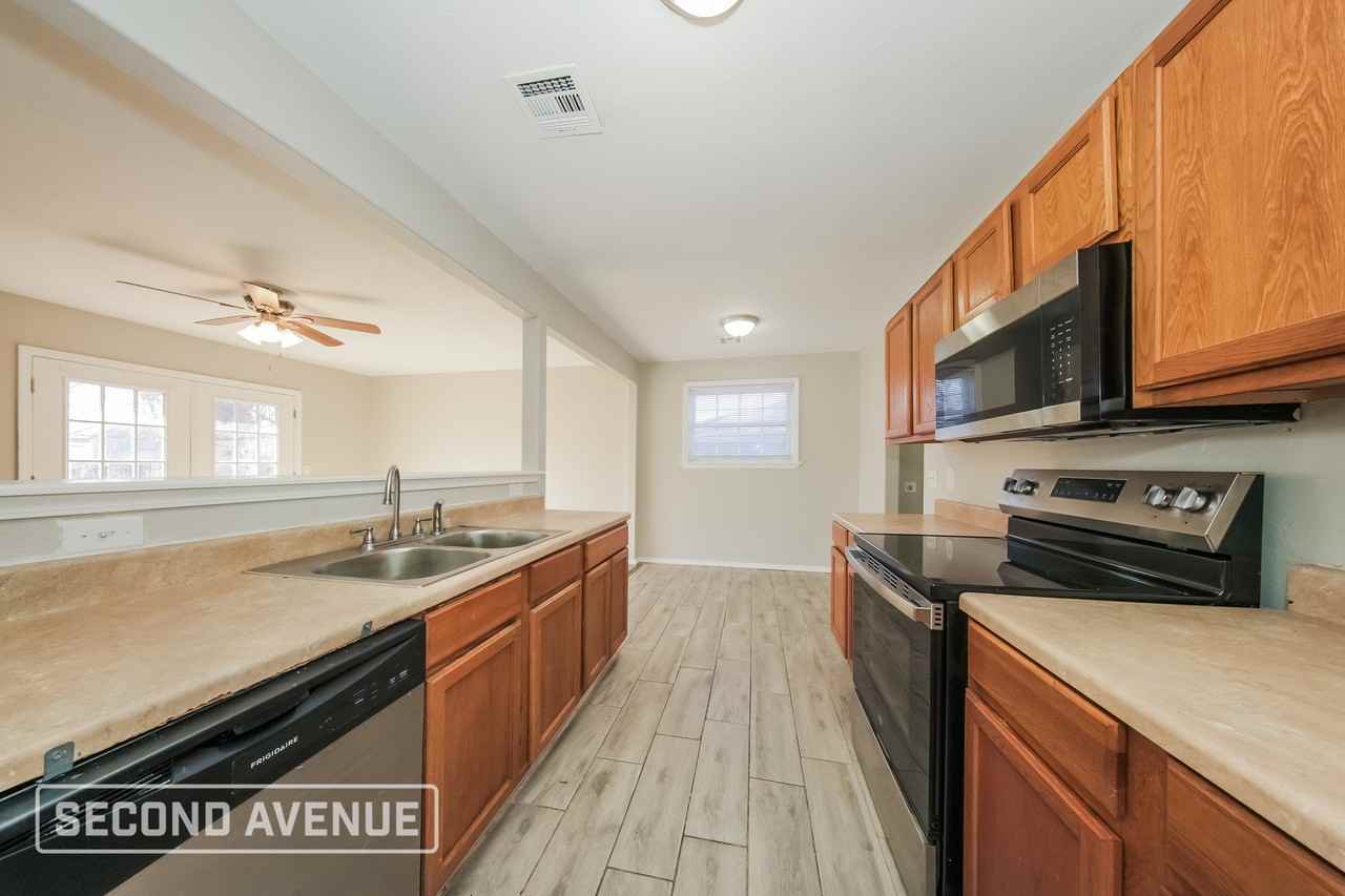 3400 Overland Dr - Photo 2 of 27