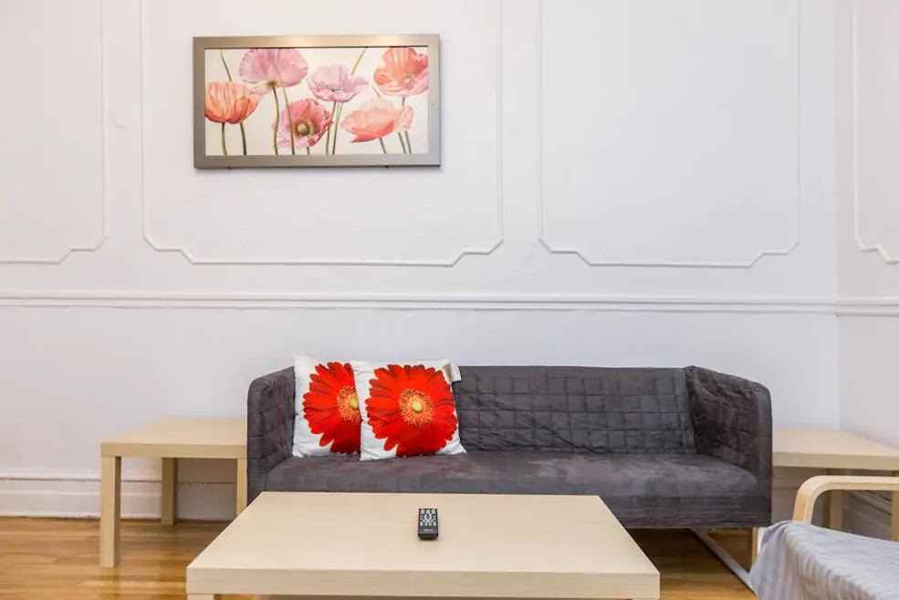 Rue Villeneuve Ouest & Rue Clark - Photo 2 of 17