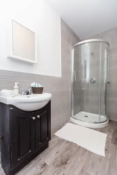 Rue Villeneuve Ouest & Rue Clark - Photo 3 of 17