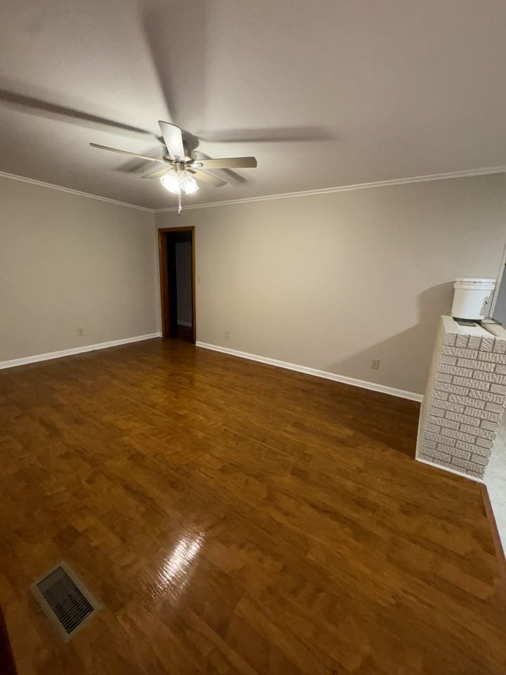 426 Evergreen St #1 - Photo 3 of 18