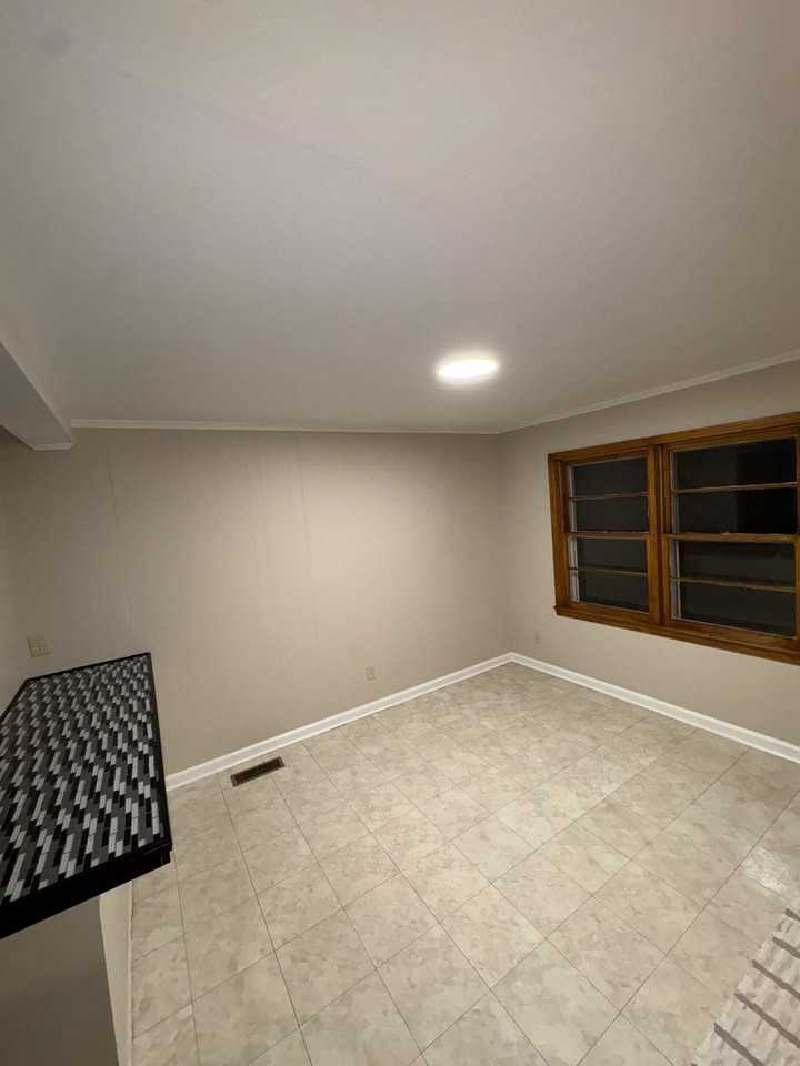 426 Evergreen St #1 - Photo 6 of 18