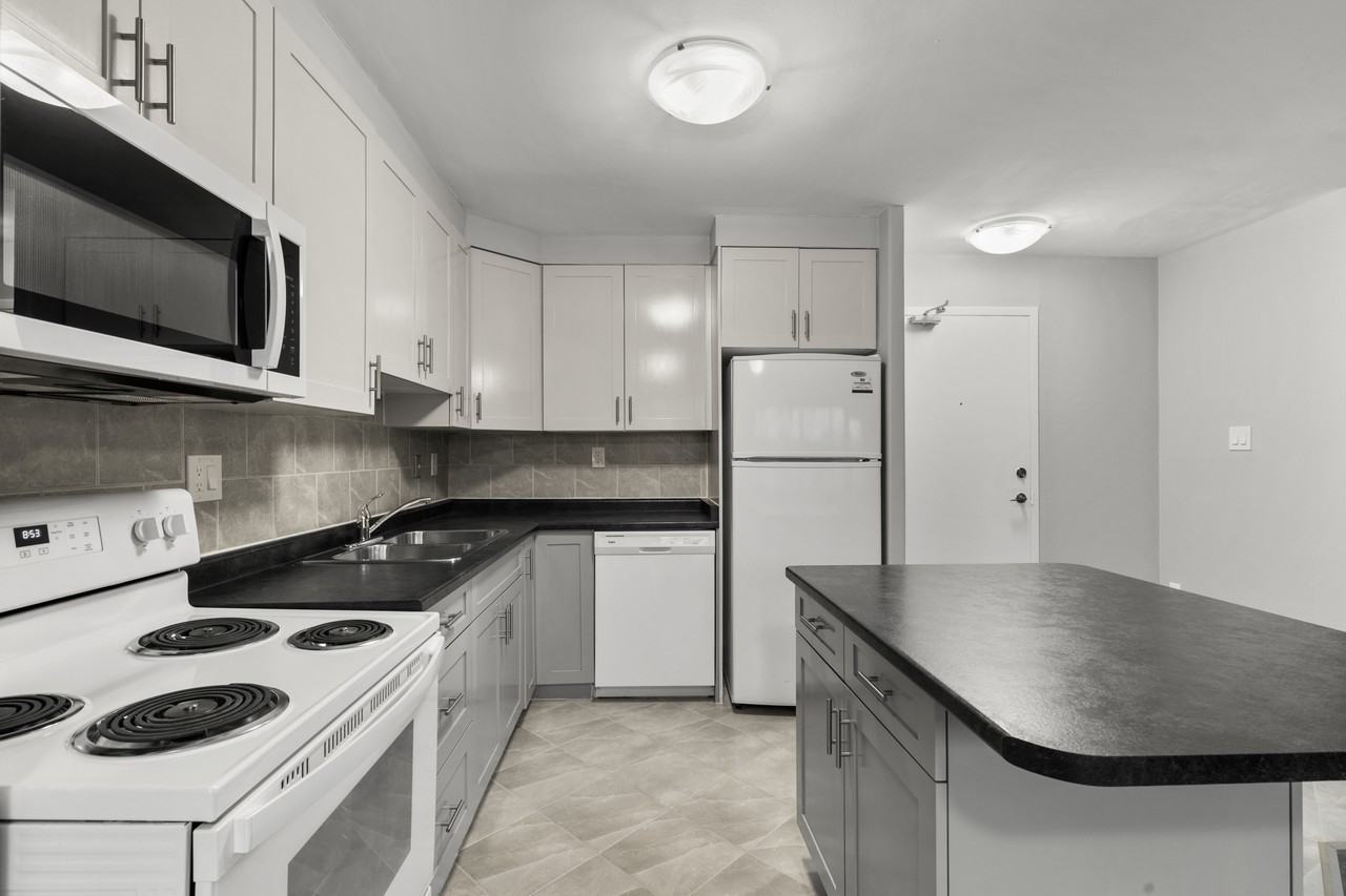 473 Linwell Road - Photo 3 of 41