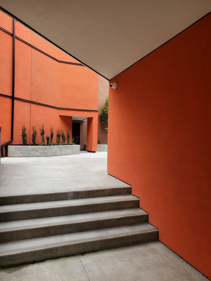 West Bay Court - Photo 2 of 28