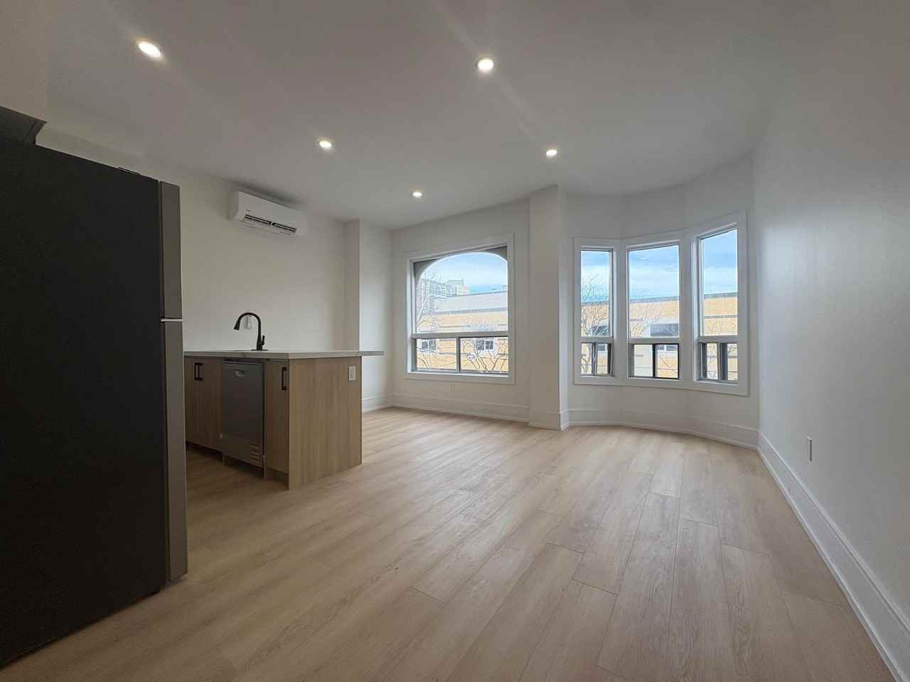 70 Lansdowne Avenue #1 - Photo 3 of 14