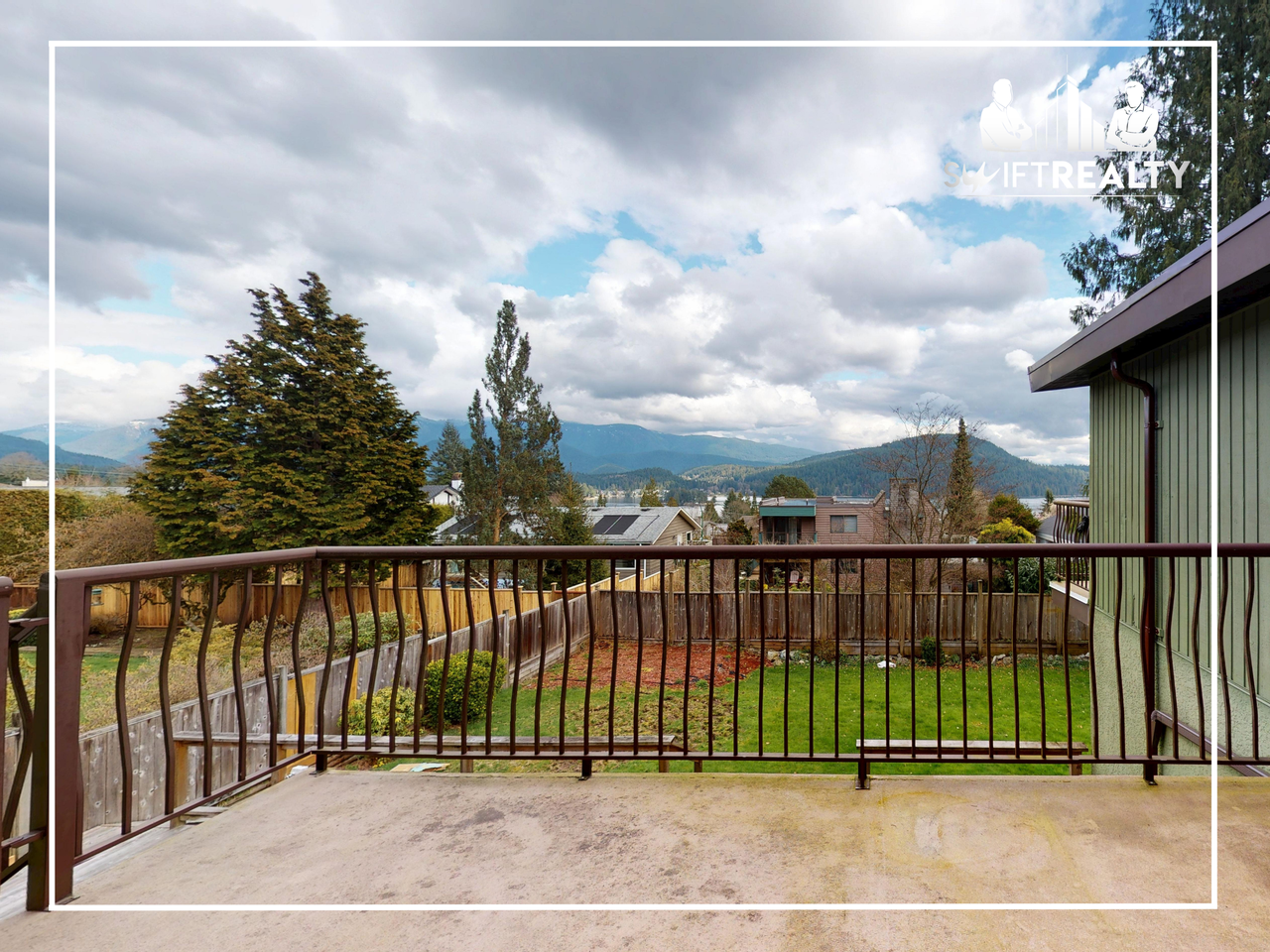 426 Fairway Drive - Photo 2 of 18