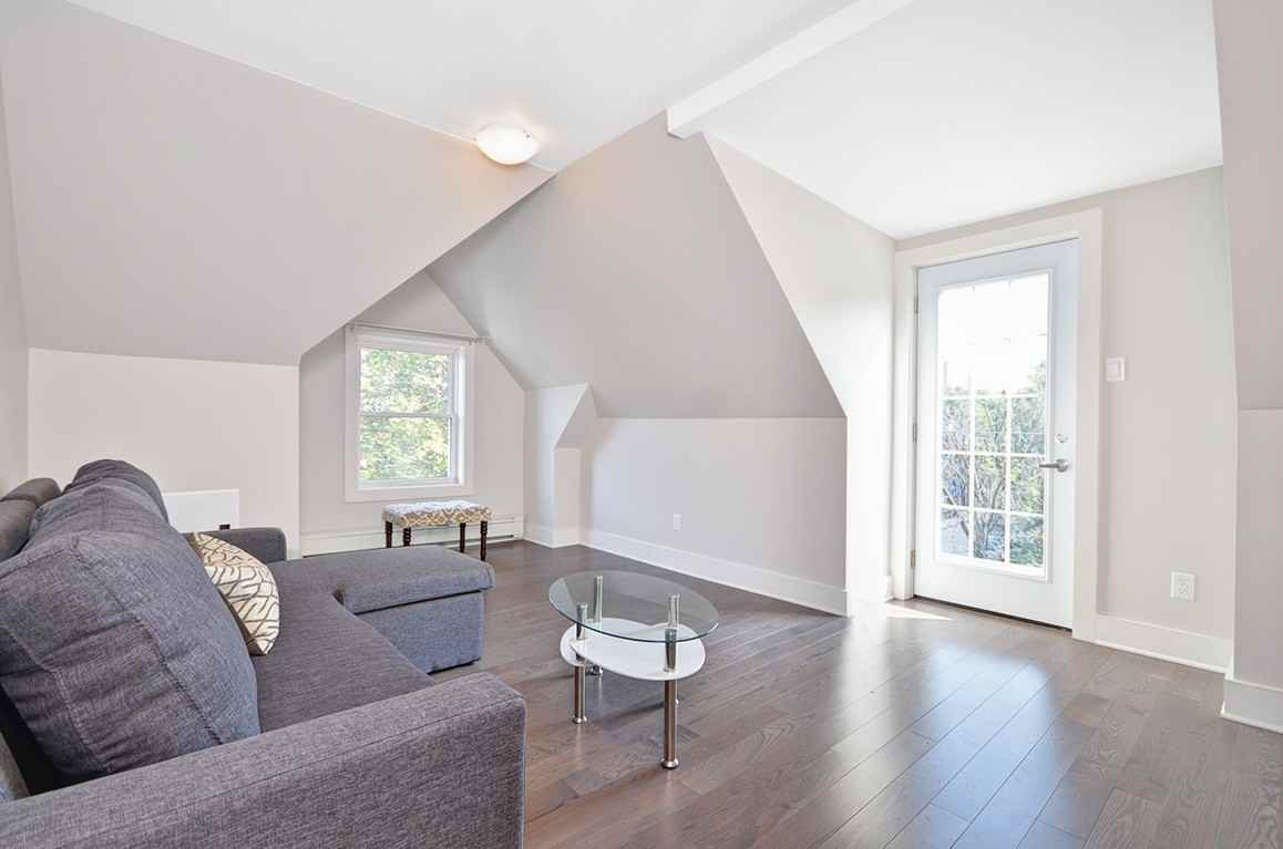 160 Waverley St #3 - Photo 4 of 11