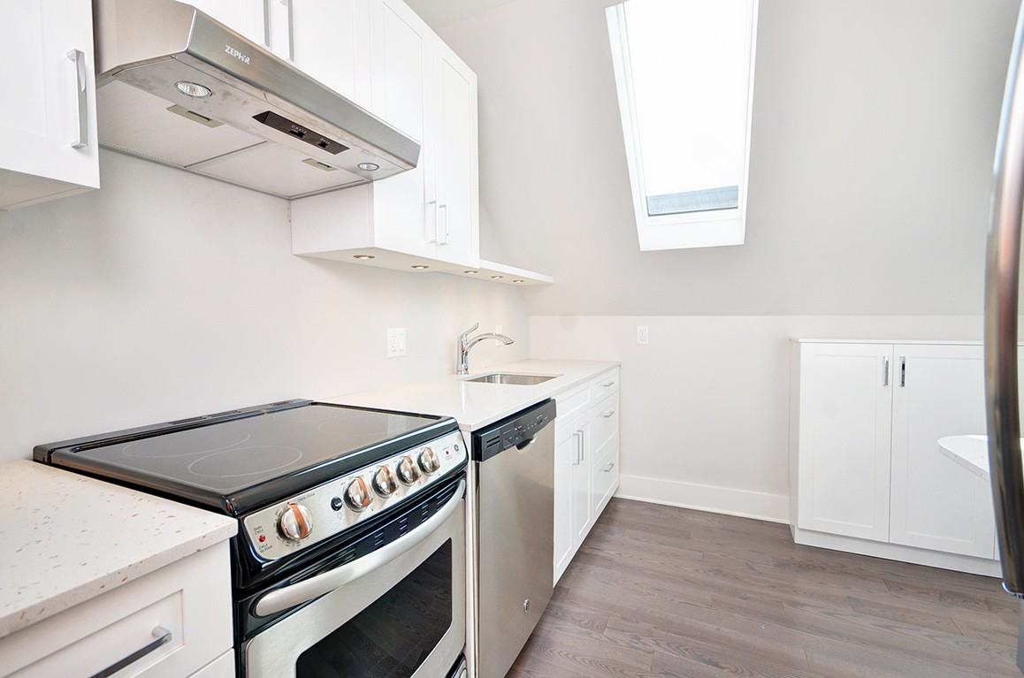 160 Waverley St #3 - Photo 7 of 11