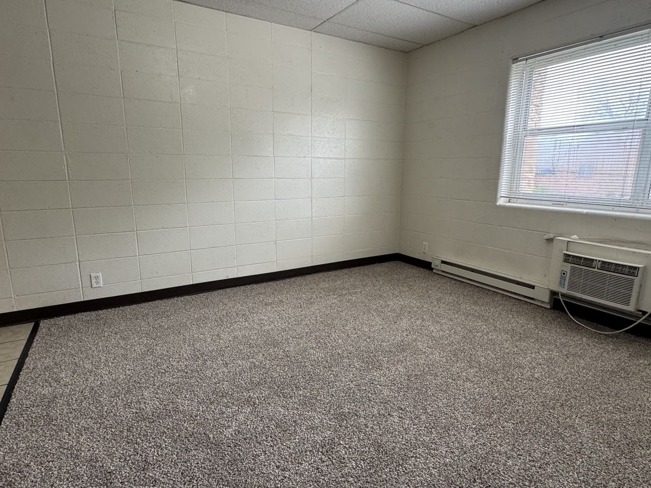 535 S Lincoln St #20 - Photo 2 of 8