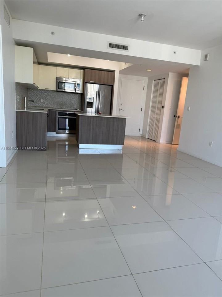 5252 Northwest 85th Avenue - Photo 4 of 20