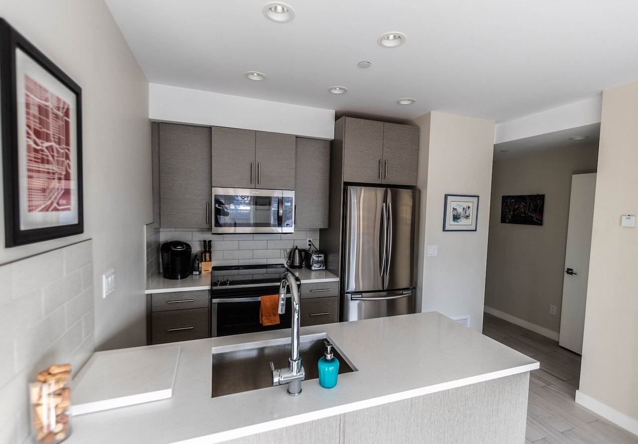 108 23 Ave Sw - Photo 3 of 26